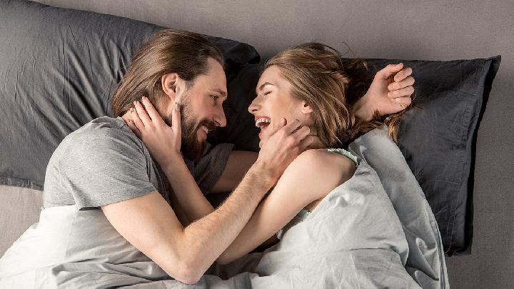 女性如何判断是否处于排卵期？排卵的症状有哪些？